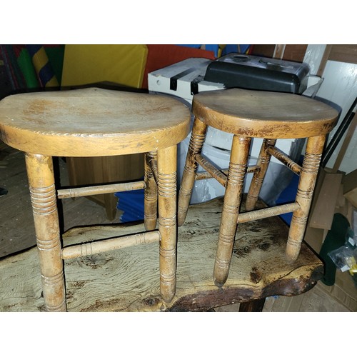 570 - LIVING EDGE TABLE AND 2 STOOLS
150CM WIDE 78CM HIGH
REALLY STUNNING SOLID ITEM
PLEASE NOTE THIS ITEM... 