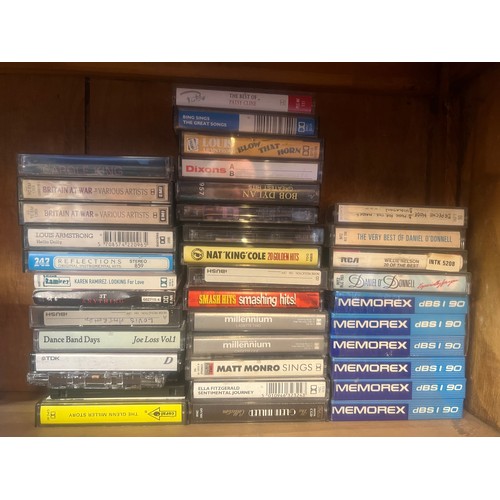 56 - quanity of cassette tapes QUEEN