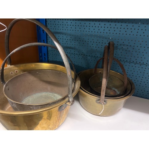 325 - 5 x brass jam pans