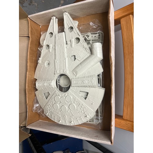 339 - millennium falcon model unchecked