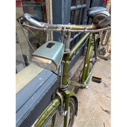 139 - 1950s raleigh bike