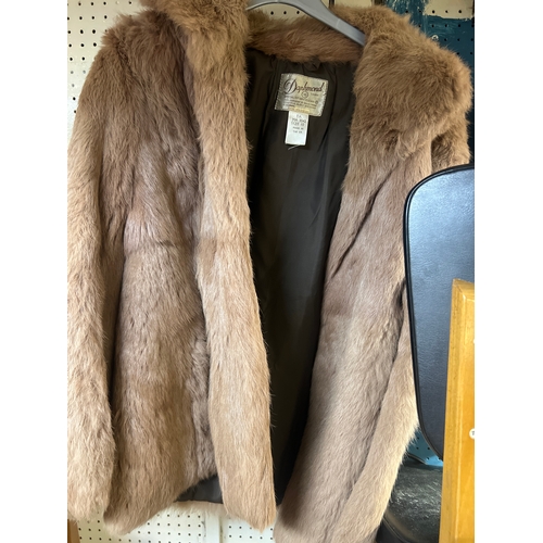 378 - Ladie fur coat size 10