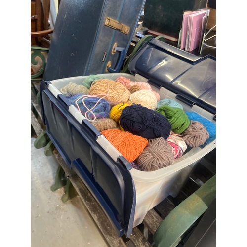 386 - Tub full of wool