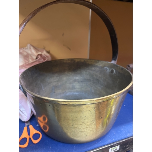 400 - Brass jam pan