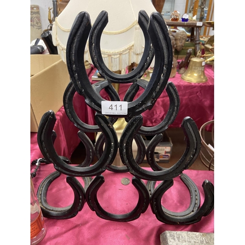 411 - HORSESHOE WINE RACK