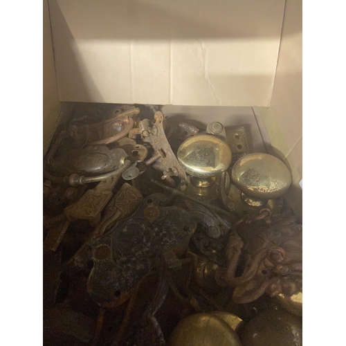 177 - BOX OF ANTIQUE FURNITURE DOOR HANDLES & KNOBS