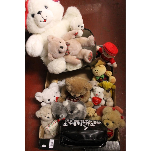 189 - BOX OF TEDDY BEARS, TRAVEL ADAPTORS & MINI SPEAKERS