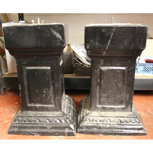 199 - 2 GARDEN PLINTHS