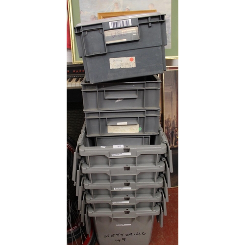 32 - 10 STORAGE BOXES INCL HEAVY DUTY