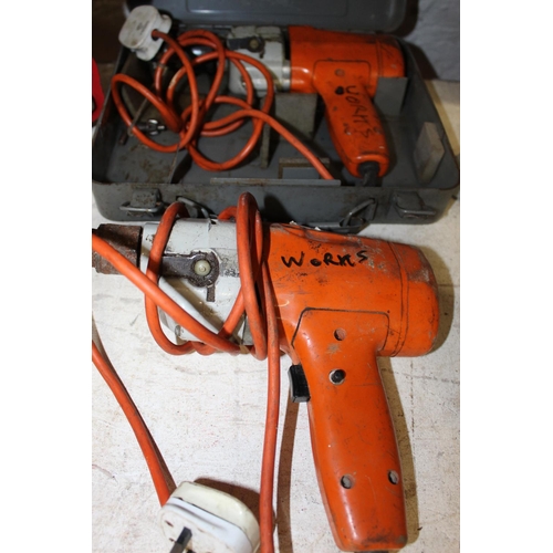 111 - 2 BLACK & DECKER DRILLS & A MAKITA CASE(A/F)