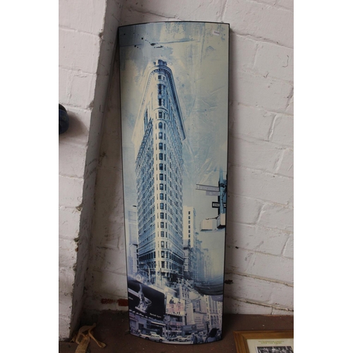 4 - VINTAGE 'FLAT IRON', NEW YORK WALL PLAQUE