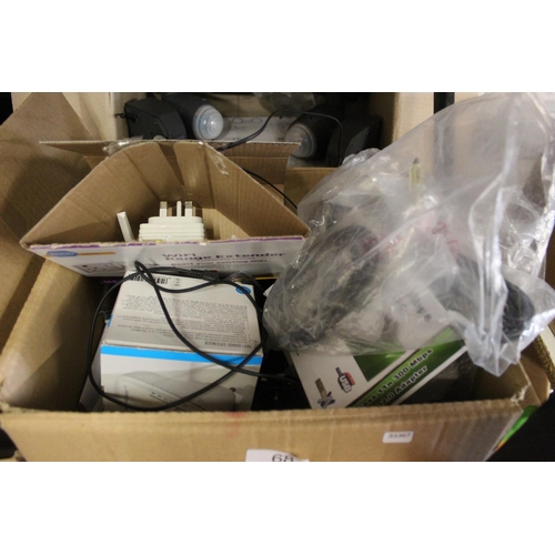 68 - BOX OF ASSORTED PC ACCESSORIES INCL WIFI RANGER, HUAWEI WIRELESS REPEATER, USB ADAPTERS &  POWER BAN... 