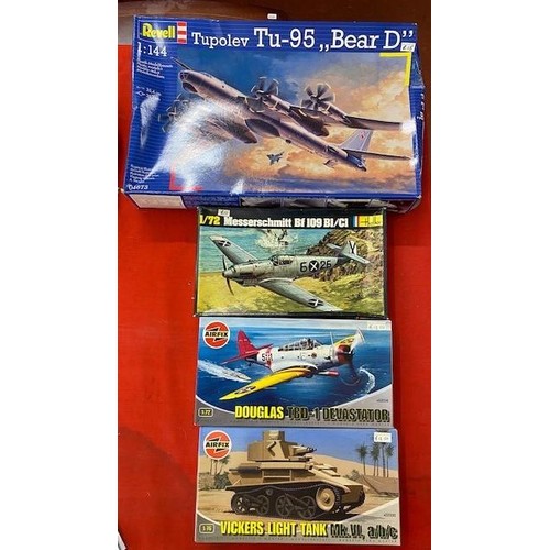 74 - 4 BOXED AIRFIX/TANK MODELS