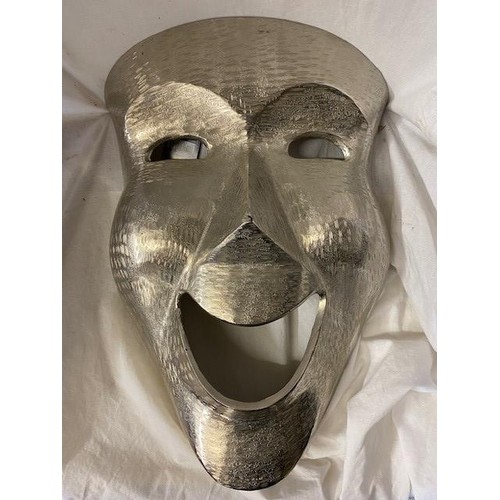 61A - LARGE METAL MASK WALL HANGING