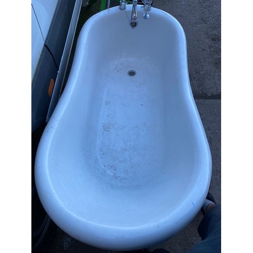 30 - RESIN ROLL TOP SLIPPER BATH WITH CAST IRON FEET