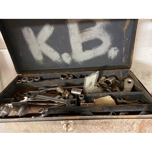 218 - METAL TOOL BOX & TOOLS