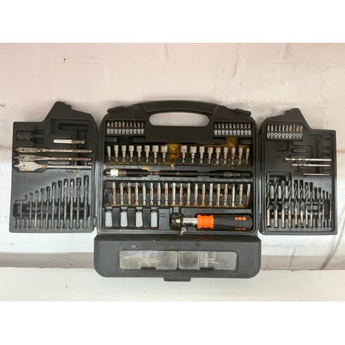 230 - BLACK & DECKER RACHETING SCREWDRIVER & DRILL BITS SET(A/F)