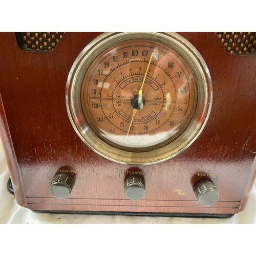 321 - VINTAGE STYLE BUSH RADIO(GWO)