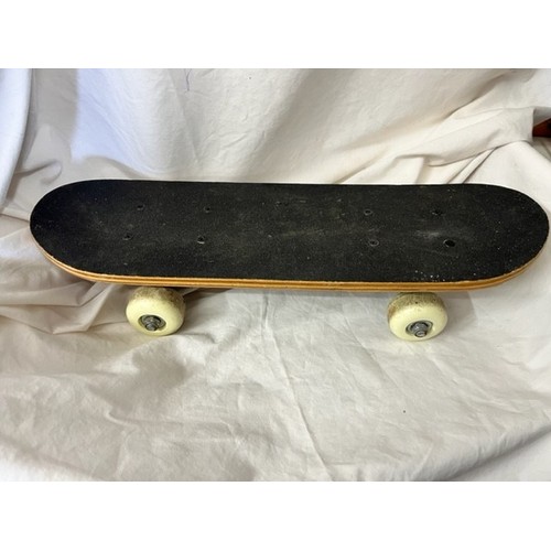 48 - 'KARNAGE' SKATEBOARD