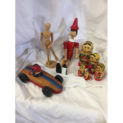 207 - 4 NOVELTY WOODEN ITEMS