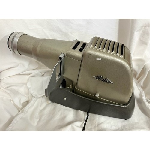 221 - VINTAGE ALDIS SLIDE PROJECTOR