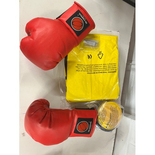 32 - BOXED INFLATABLE PUNCH BAG & PAIR OF BOXING GLOVES