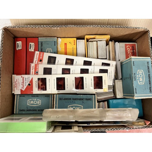 47 - BOX OF VINTAGE 35mm SLIDES