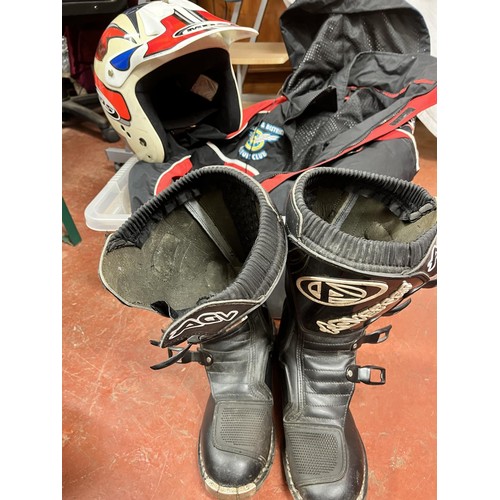 145 - PAIR OF AVG SPORT BIKERS BOOTS (SZ9) CRASH HELMET & INTERNATIONAL NORTH WEST 200 JACKET (sz M)