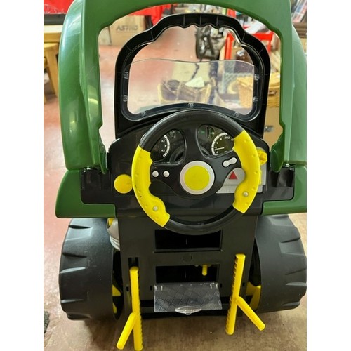 10 - CHILD'S JOHN DEERE TRACTOR TOOL SET(A/F)