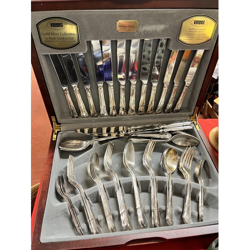 157 - CASED VINERS 44pc DUBARRY CLASSIC CANTEEN OF CUTLERY(WITH 4 EXTRA KNIVES)