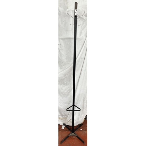 42 - METAL COAT STAND