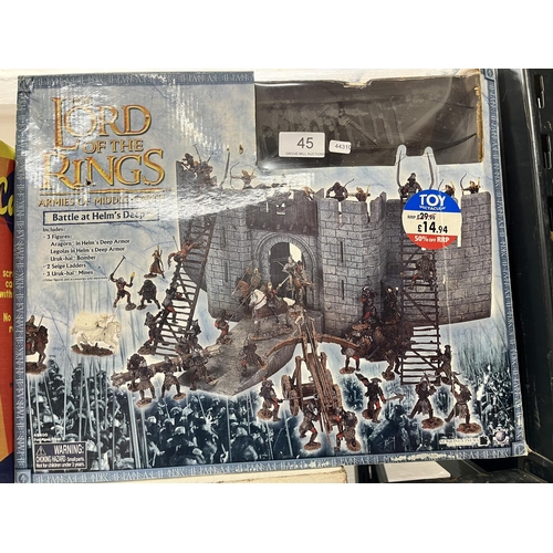 45 - BOXED THE LORD OF THE RINGS 'BATTLE AT HELMS DEEP'