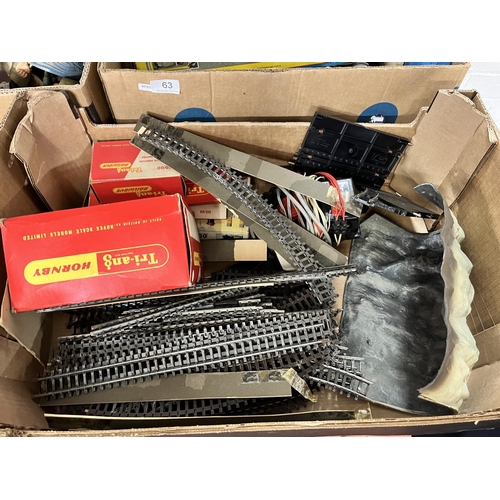 62 - BOX OF BOXED & UNBOXED HORNBY TRI-ANG TRACK & MODELS