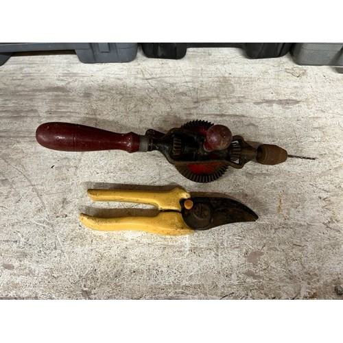 153 - VINTAGE HAND DRILL & SECATEURS