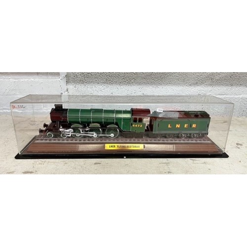 149 - CASED MODEL FLYING SCOTSMAN LOCOMOTIVE