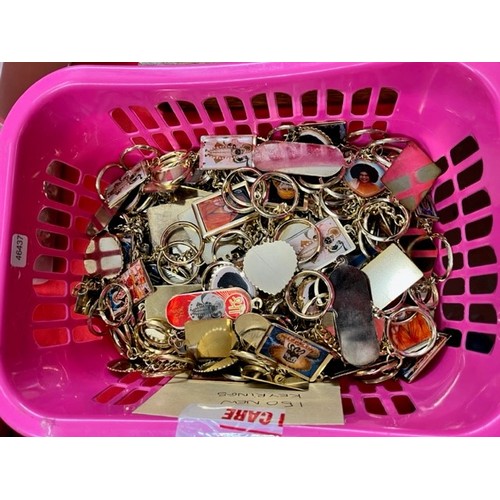 173 - BASKET OF KEYRINGS (#150)