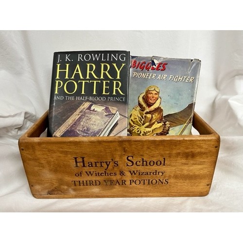 196 - SMALL WOODEN HARRY POTTER CRATE, HARRY POTTER & THE HALF BLOOD PRINCE BOOK & BIGGLES BOOK