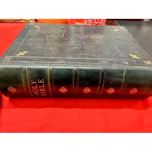 201 - CASSELL & Co; Ltd, LONDON, FAMILY BIBLE (CIRCA 1890)