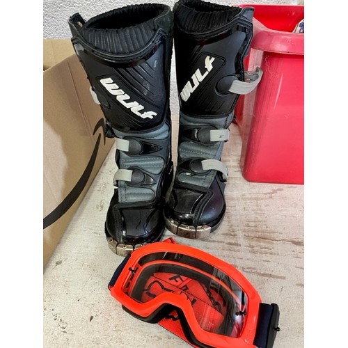 60 - MULE MOTOCROSS BOOTS (sz12) & GOGGLES