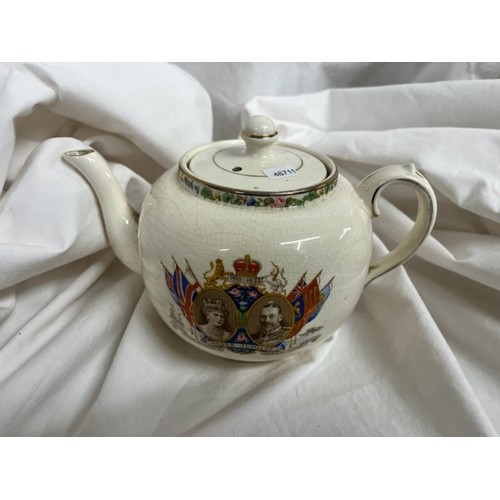 156 - G.W.S. LONGTON KING GEORGE & QUEEN MARY SILVER JUBILEE TEAPOT