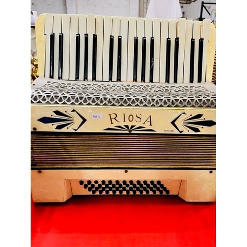 237 - VINTAGE RIOSA ACCORDION