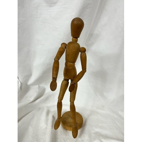 252 - WOODEN ARTIST'S MODEL