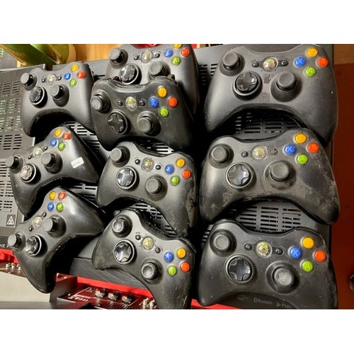 286 - 10 XBOX CONTROLLERS (A/F)