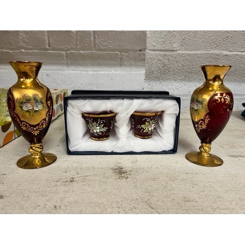 266 - BOXED VENETIAN GLASS SHOT GLASSES & 2 FLOWER VASES