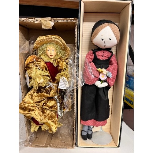 68 - VINTAGE PAPER MACHIER CHRISTMAS FIGURE & BOXED Ltd Ed 'SARAH' JM ADDITIONS DOLL (2923/5000)