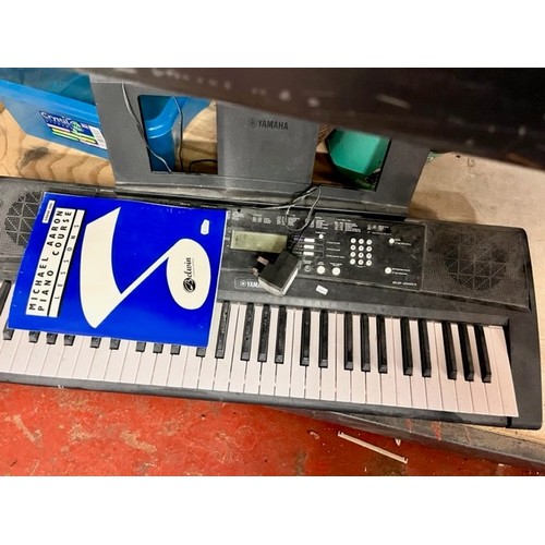 129 - YAMAHA KEYBOARD & STAND(A/F)