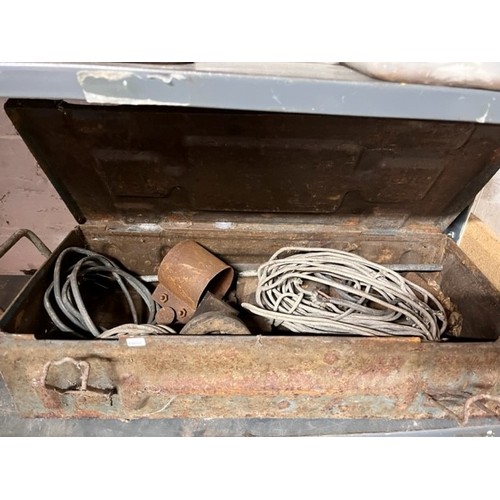 158 - VINTAGE METAL AMMUNITION BOX & CONTENTS