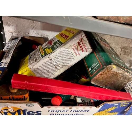 159 - BOX OF MOTORING ITEMS INCL OIL BOTTLE, TOW ROPE & TRIANGLE