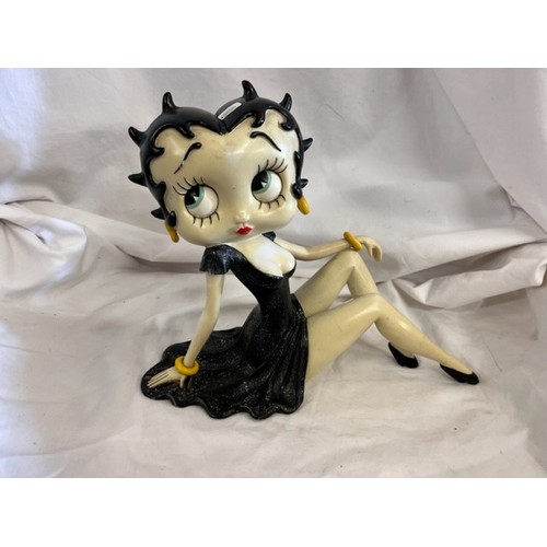 198 - BETTY BOOP SITTING IN BLACK GLITTER DRESS FIGURE(RESERVE £35)