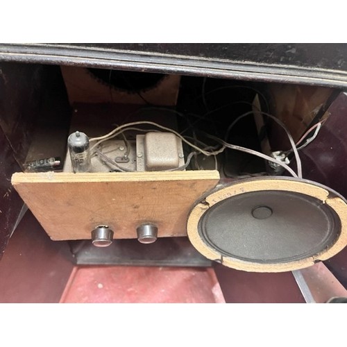 45 - VINTAGE ALBA 'HIS MASTERS VOICE' VALVE GRAMOPHONE IN A MAHOGANY CABINET(WITH SPARE VALVE A/F)